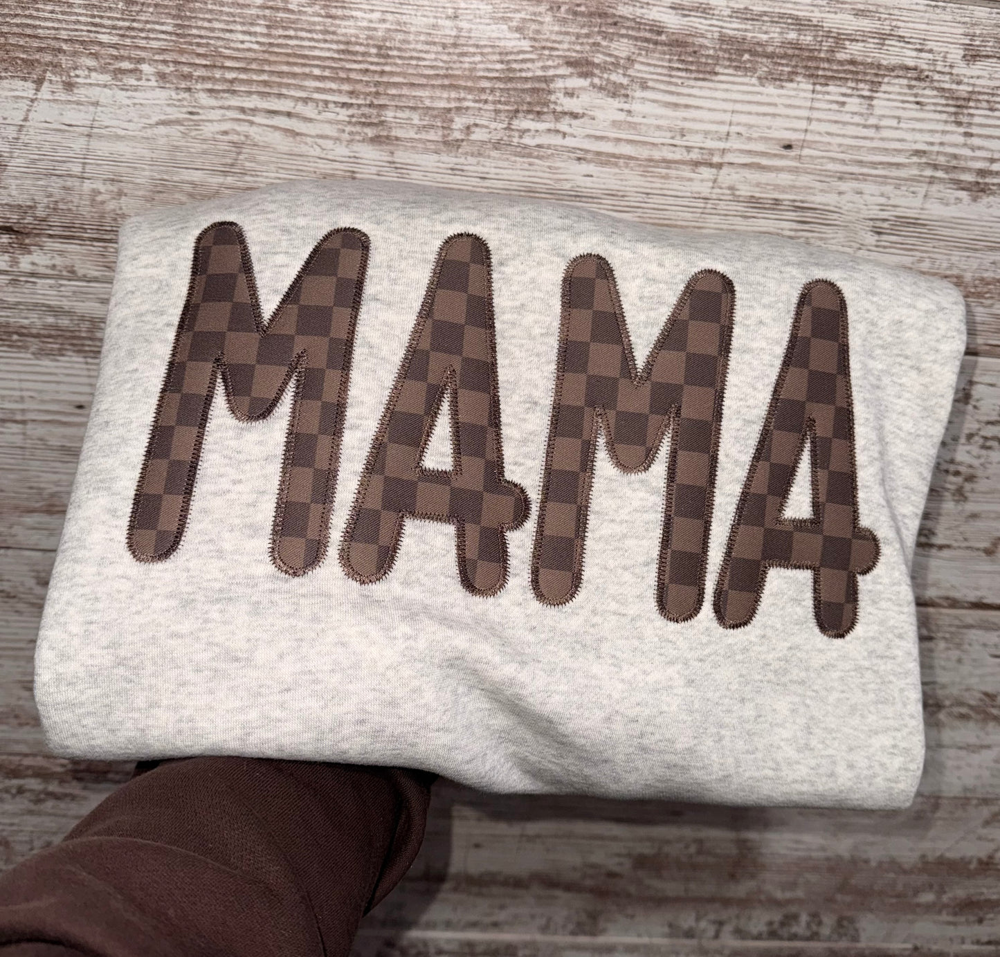 Brown checkered embroidered mama crewneck