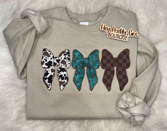 Western Bow Trio Crewneck